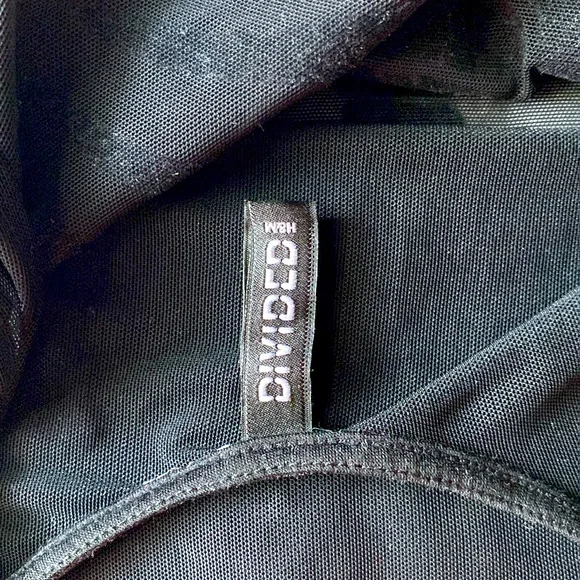 Body mesh. Black. Perfect for Halloween 🎃 - Picture 6 of 7